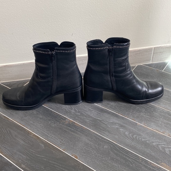 Rizzoli Leather side Zipper Bootie- Black- womens 9.5 - - Picture 3 of 13